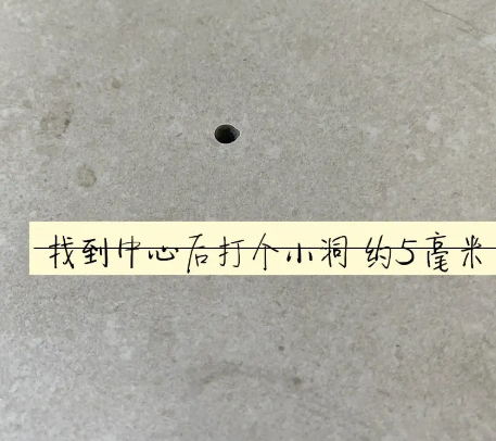 微山瓷砖空鼓维修公司专业解答在瓷砖铺贴过程中，如果砂料搅拌不均匀，将会带来以下问题
